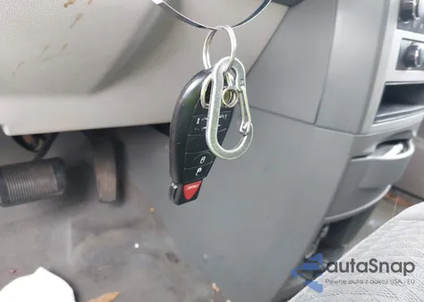 2009 Chrysler Town & Country Lx из США, поврежденный, VIN 2A8HR44E19R619756